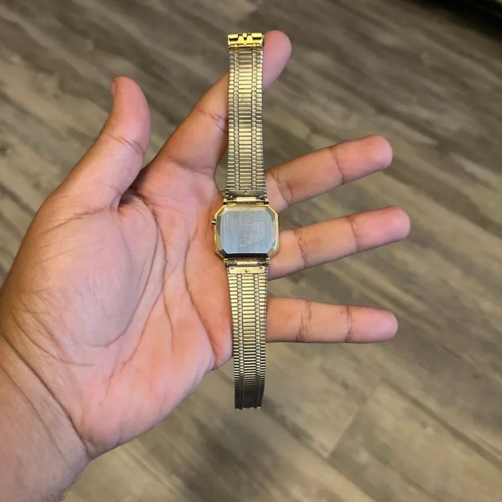 Vintage 70s Seiko LCD F051-5000 Wrist Watch - Picture 3 of 7